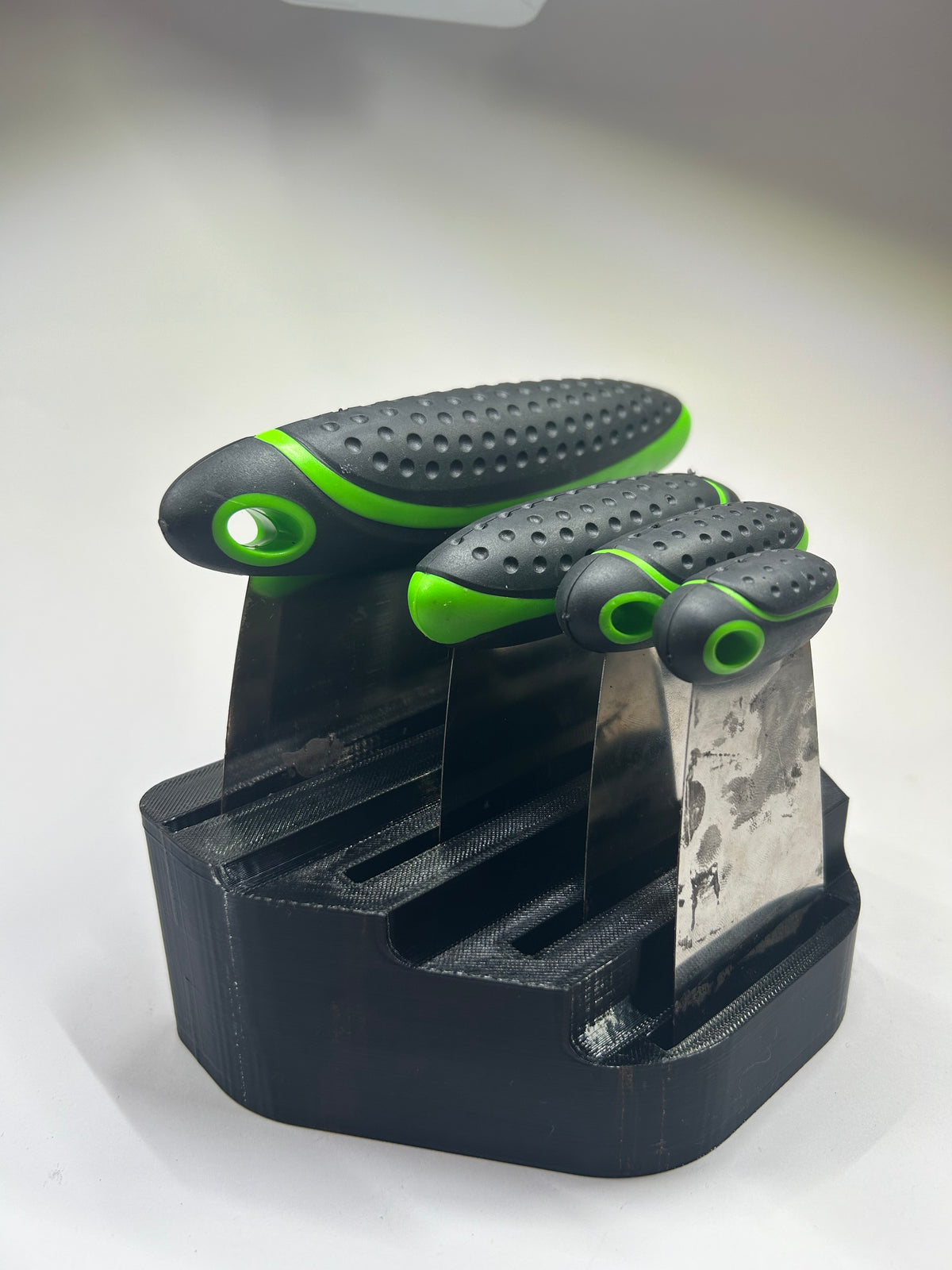 Suport pentru spatule de chit auto – Organizator de masă cu 5 compartimente