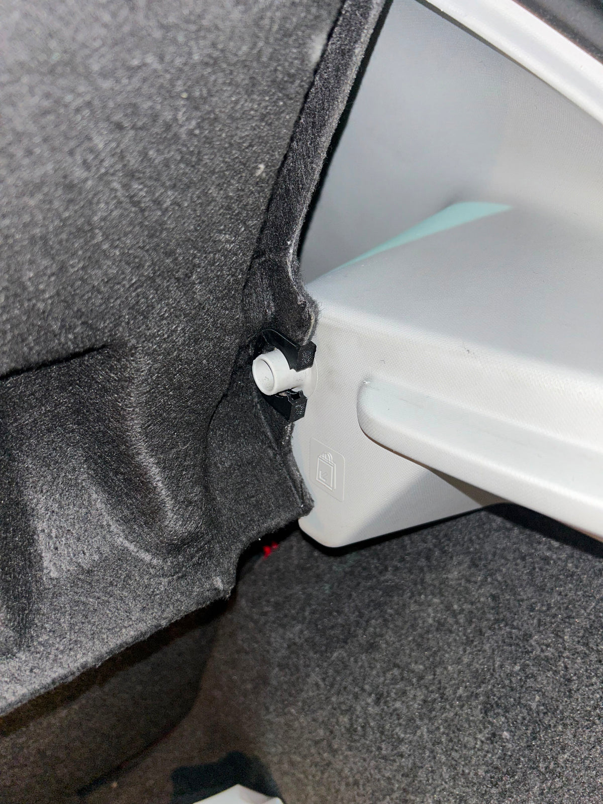 Seat Ibiza 6J 2008–2017 – Cleme culisare poliță portbagaj (set 2 cleme)