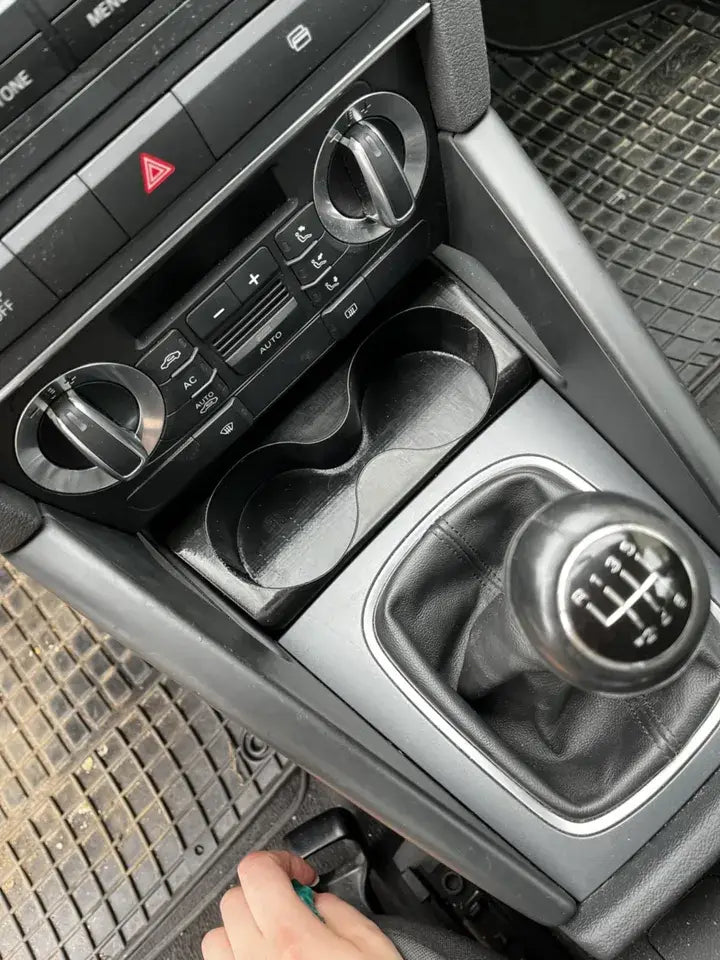 Audi A3 2010  suport pahare